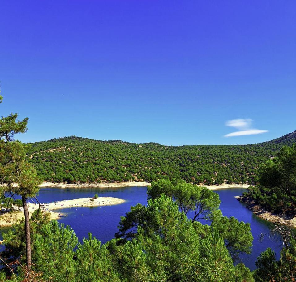 הוילה San Martín de Valdeiglesias Tu Casita En El Pantano De San Juan מראה חיצוני תמונה